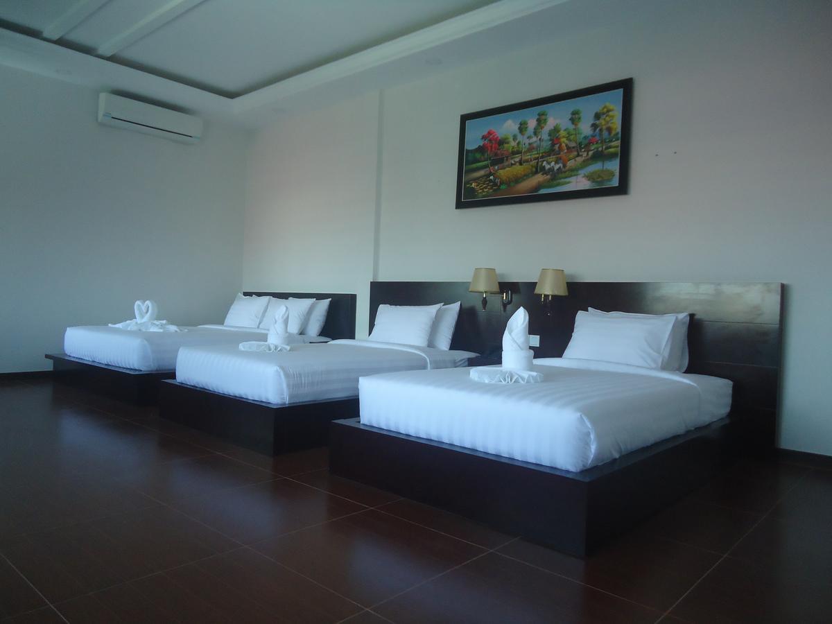 Golden Apple Hotel - Airport Phnom Penh Exterior photo