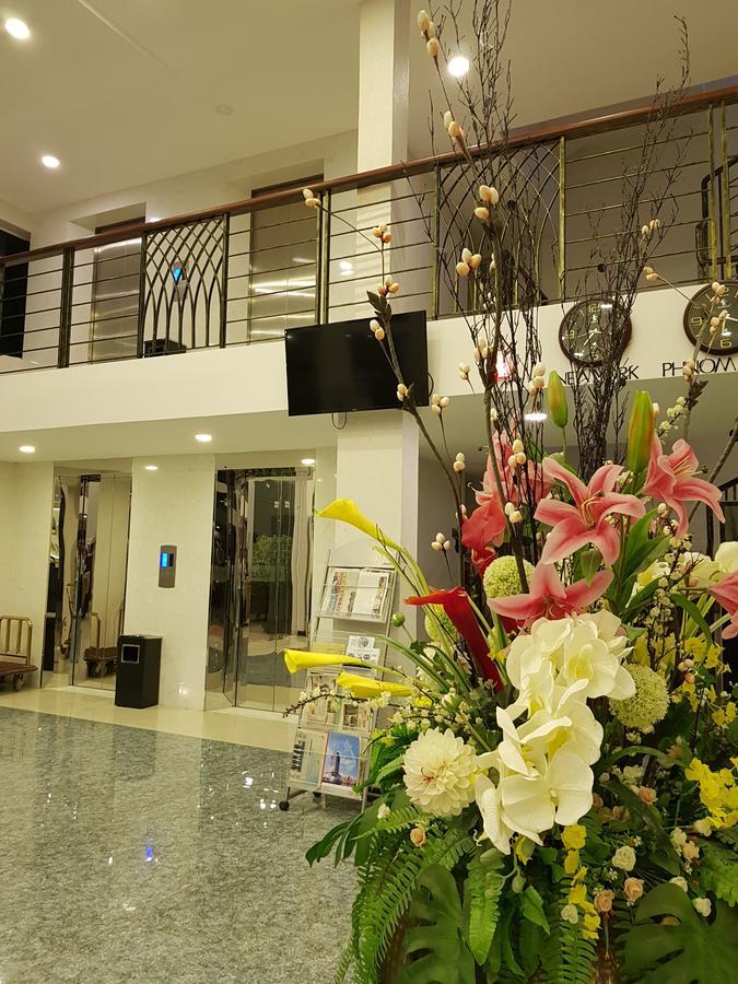 Golden Apple Hotel - Airport Phnom Penh Exterior photo